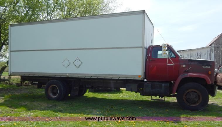 image for item Z9354 1980 GMC TopKick box truck