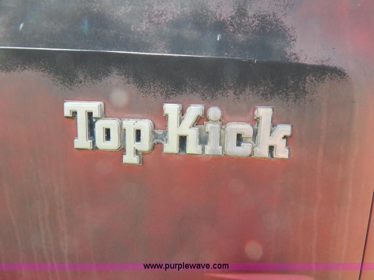 image for item Z9354 1980 GMC TopKick box truck