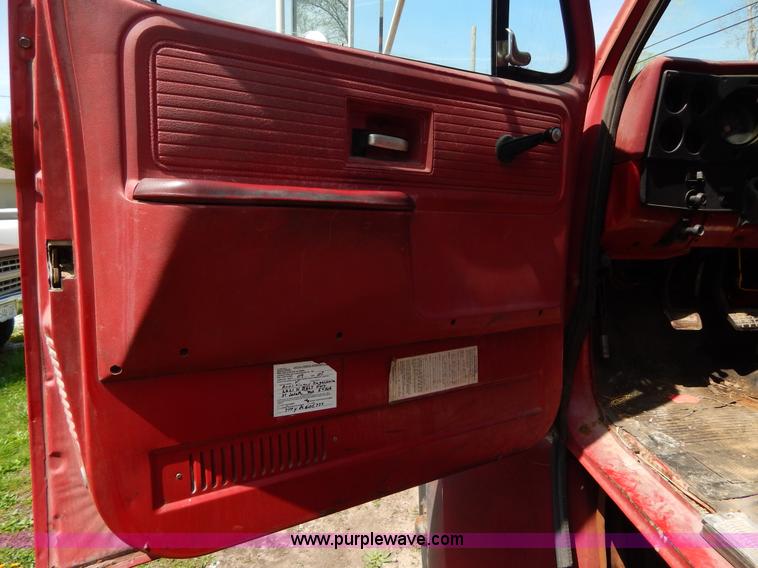 image for item Z9354 1980 GMC TopKick box truck