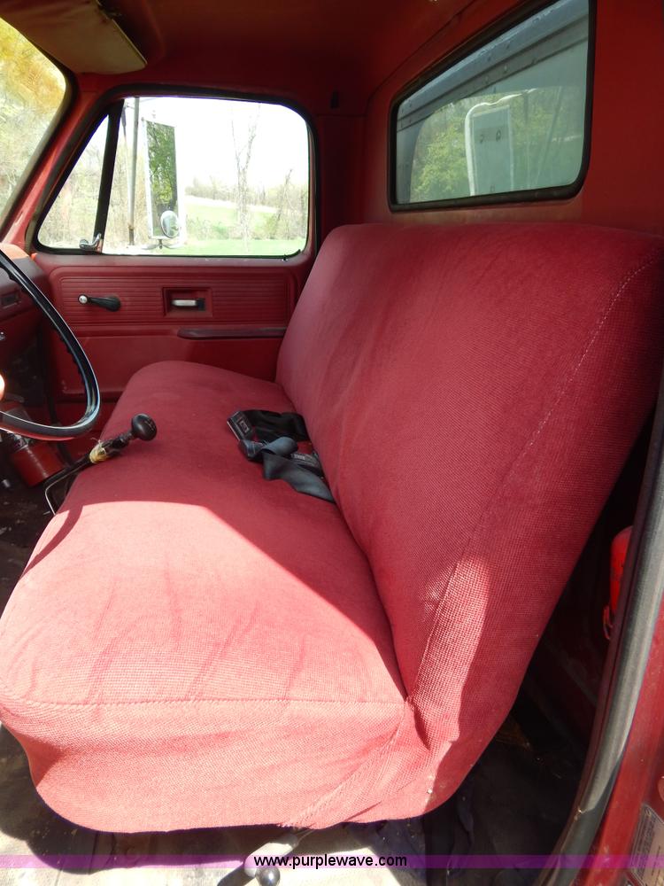 image for item Z9354 1980 GMC TopKick box truck