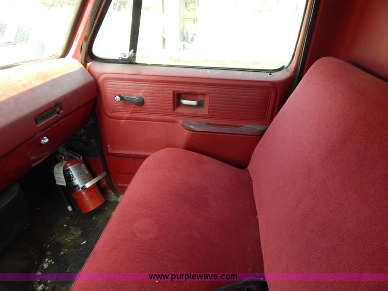 image for item Z9354 1980 GMC TopKick box truck