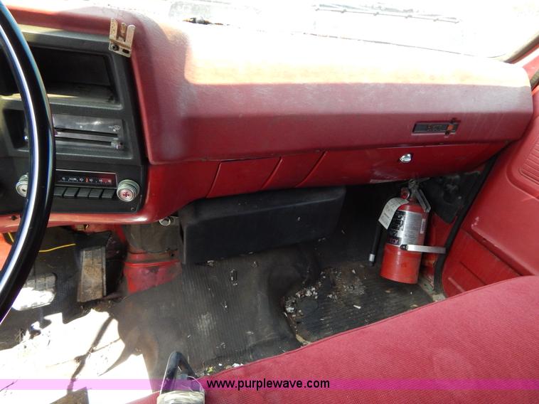 image for item Z9354 1980 GMC TopKick box truck