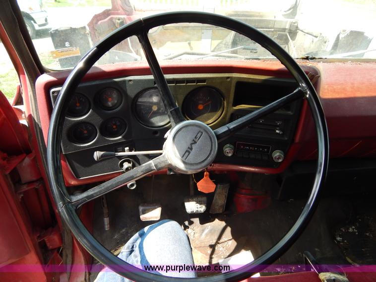 image for item Z9354 1980 GMC TopKick box truck