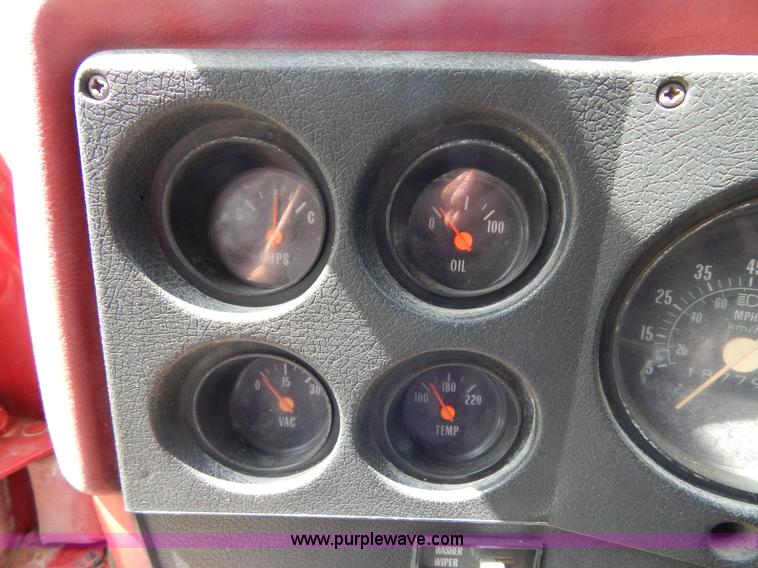 image for item Z9354 1980 GMC TopKick box truck