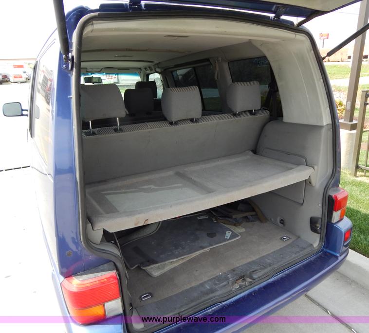 image for item Z9358 1999 Volkswagen VR6 van