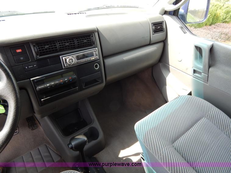 image for item Z9358 1999 Volkswagen VR6 van