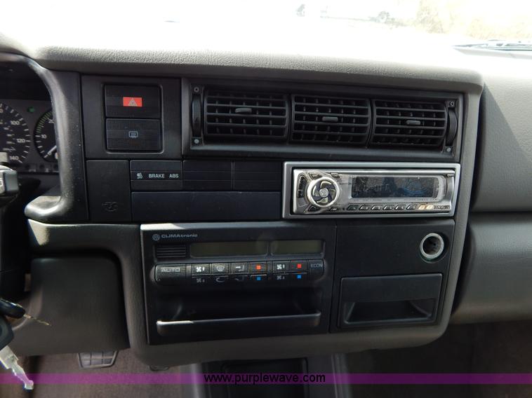 image for item Z9358 1999 Volkswagen VR6 van