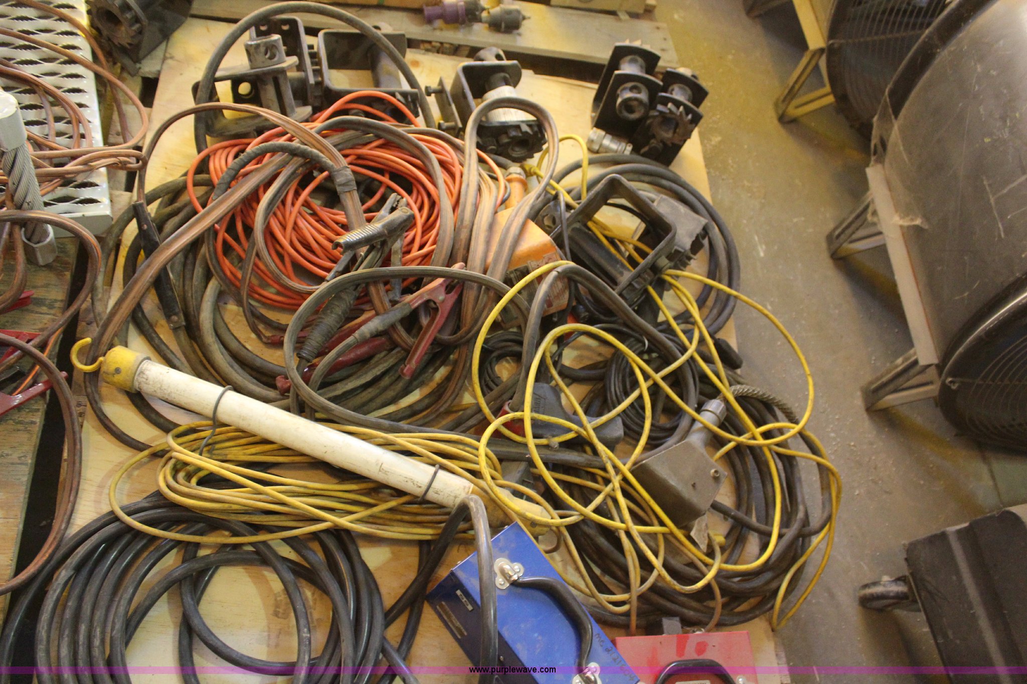 Assorted parts in Topeka, KS Item AM9357 sold Purple Wave