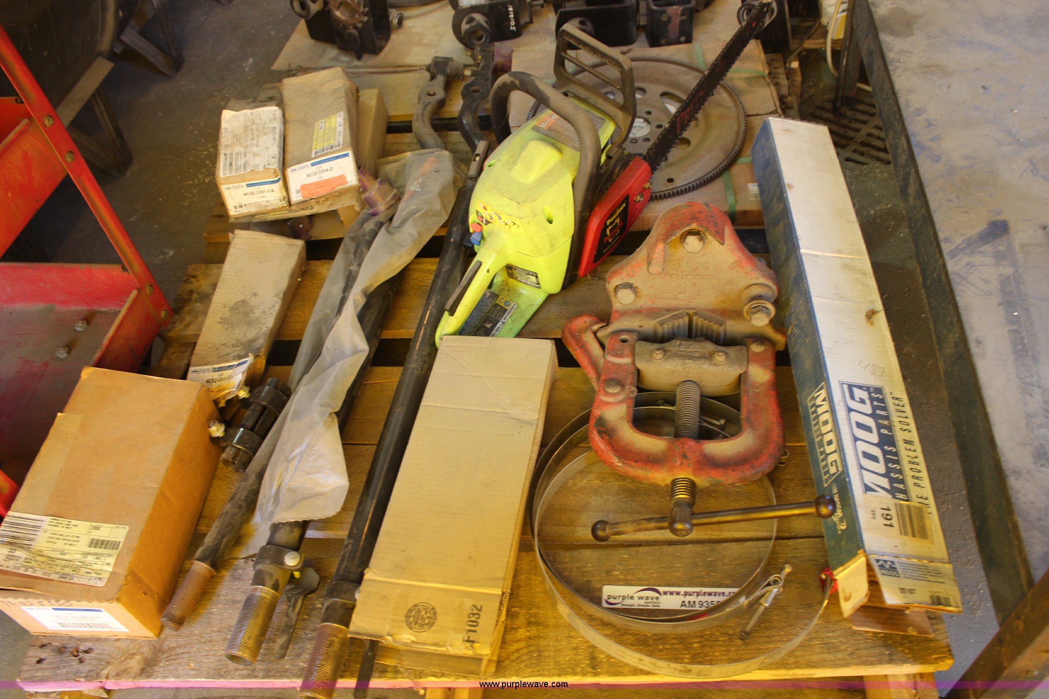 Assorted parts in Topeka, KS Item AM9358 sold Purple Wave