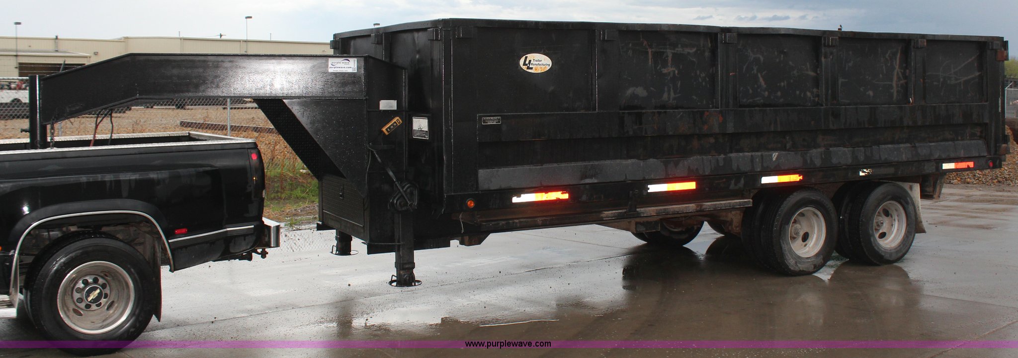 2002 L&L gooseneck dump bed trailer in Topeka, KS Item H6002 sold Purple Wave