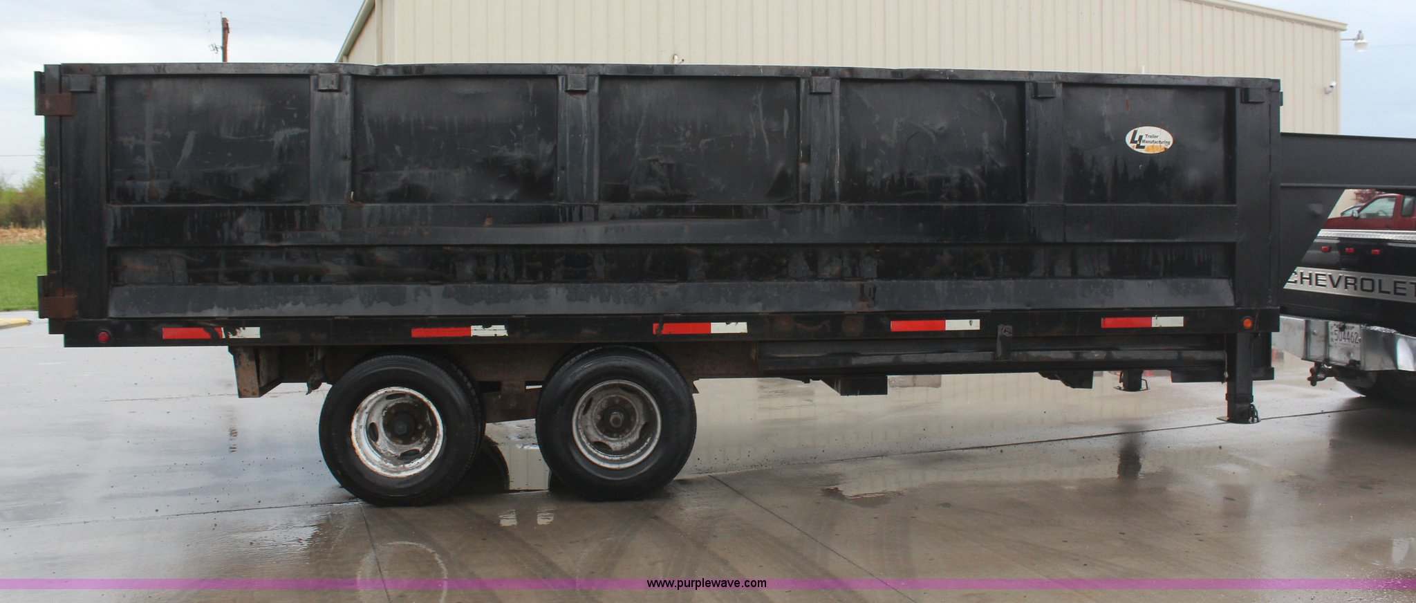 2002 L&L gooseneck dump bed trailer in Topeka, KS Item H6002 sold Purple Wave