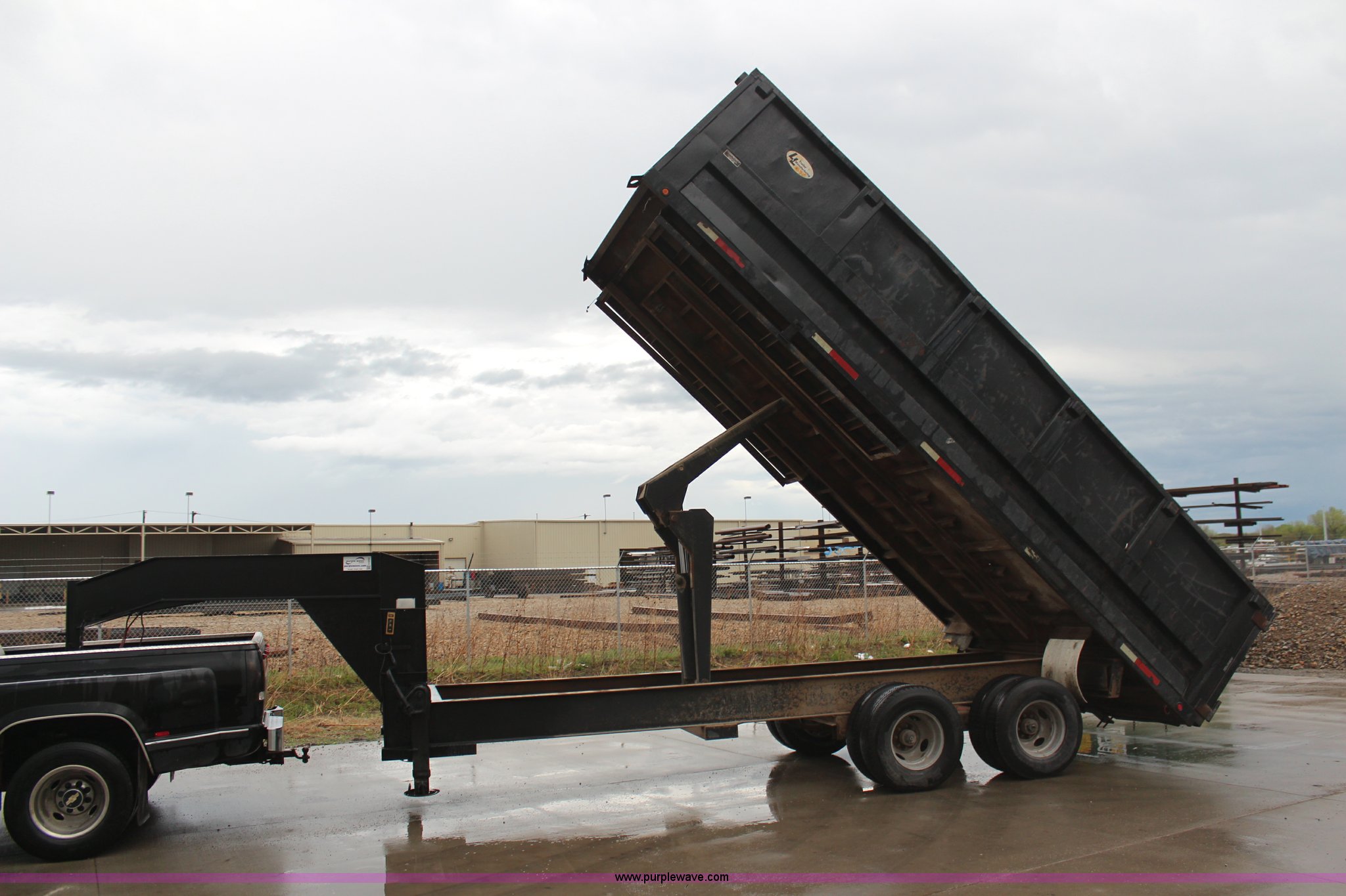 2002 L&L gooseneck dump bed trailer in Topeka, KS Item H6002 sold Purple Wave