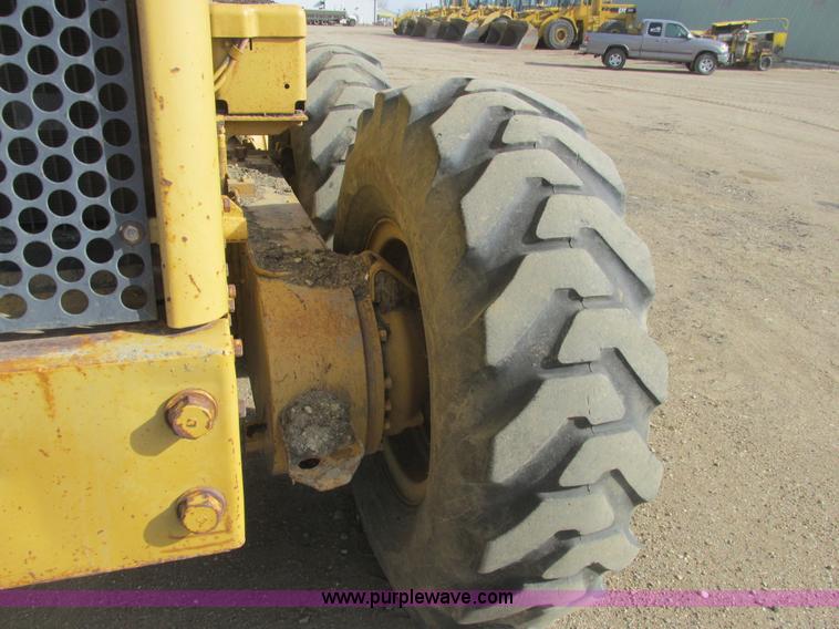 image for item A8660 1979 Caterpillar 12G motor grader