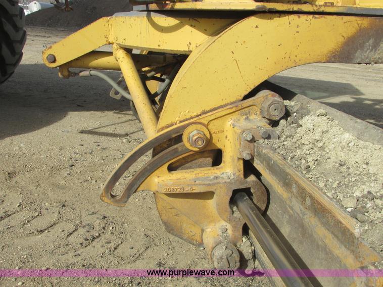 image for item A8660 1979 Caterpillar 12G motor grader