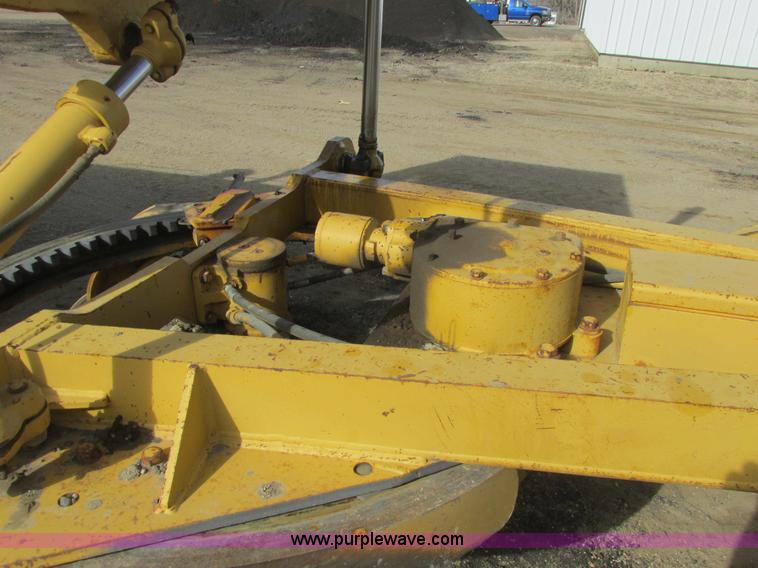 image for item A8660 1979 Caterpillar 12G motor grader