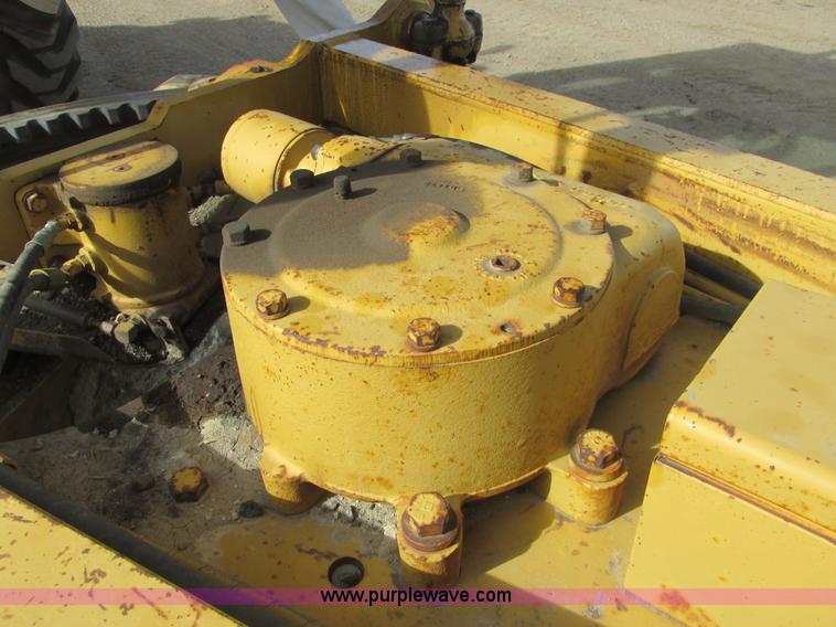 image for item A8660 1979 Caterpillar 12G motor grader