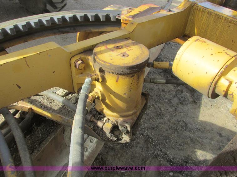 image for item A8660 1979 Caterpillar 12G motor grader