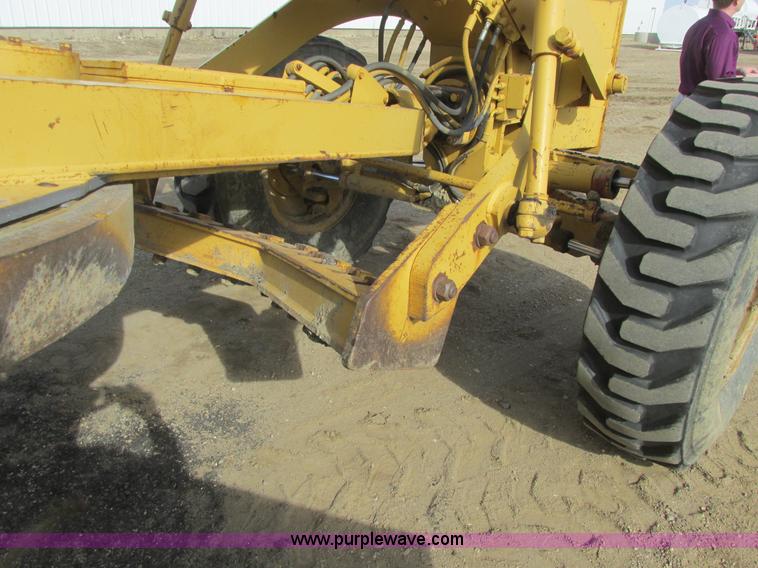 image for item A8660 1979 Caterpillar 12G motor grader