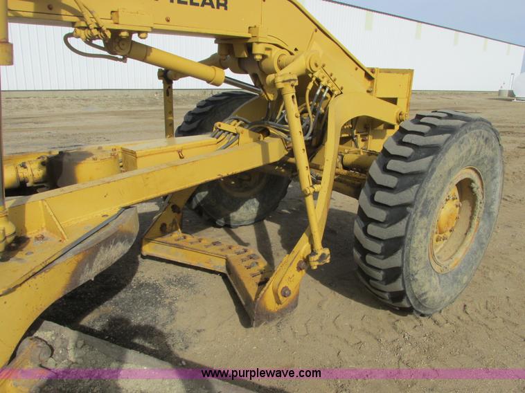 image for item A8660 1979 Caterpillar 12G motor grader