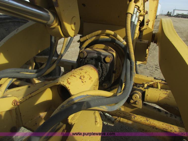 image for item A8660 1979 Caterpillar 12G motor grader