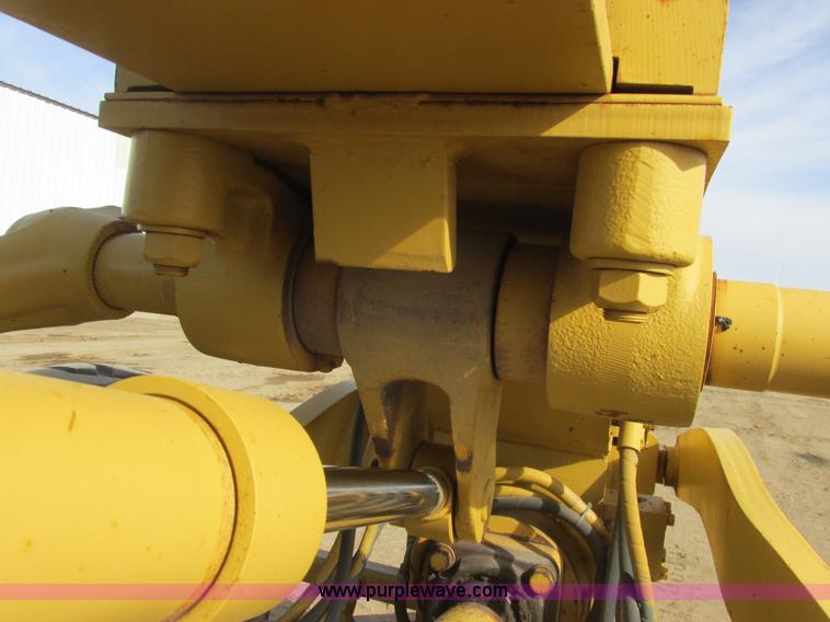 image for item A8660 1979 Caterpillar 12G motor grader