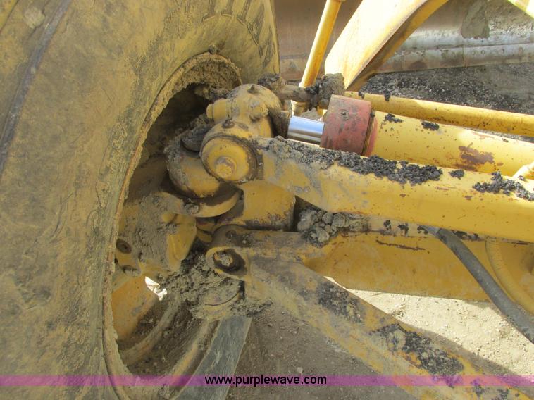 image for item A8660 1979 Caterpillar 12G motor grader