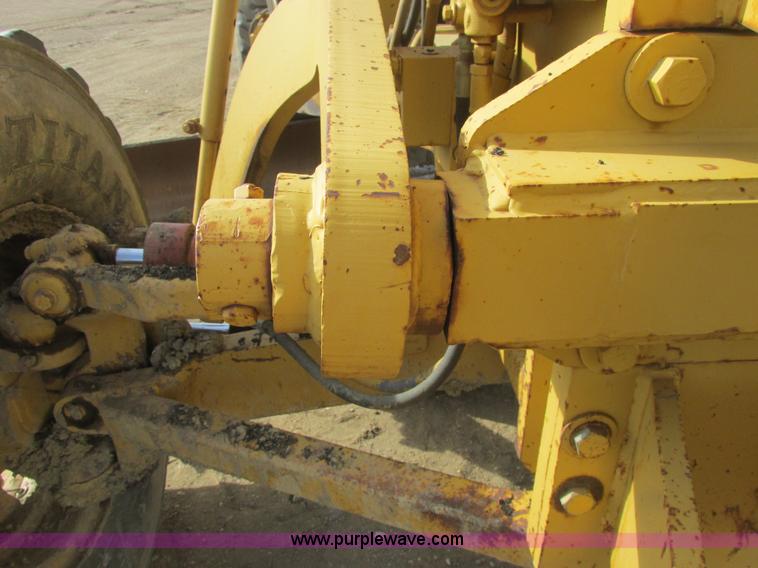 image for item A8660 1979 Caterpillar 12G motor grader