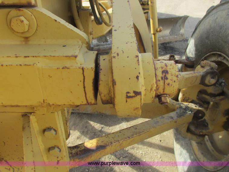 image for item A8660 1979 Caterpillar 12G motor grader