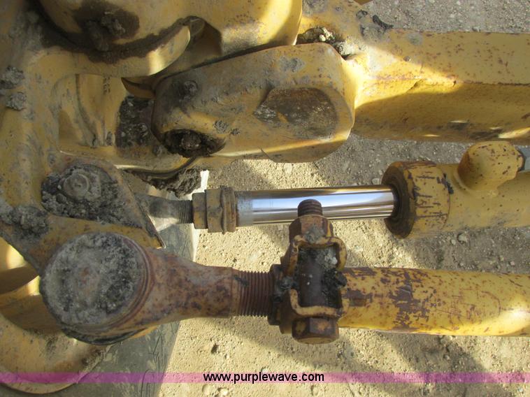 image for item A8660 1979 Caterpillar 12G motor grader