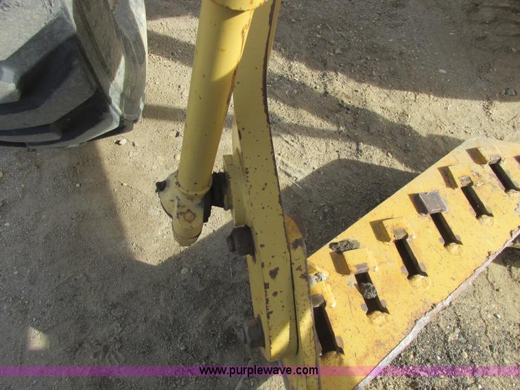 image for item A8660 1979 Caterpillar 12G motor grader