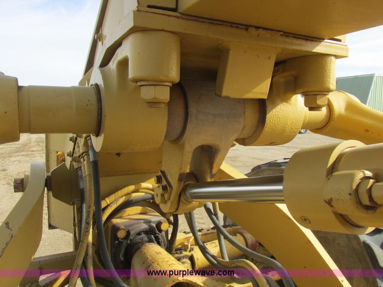 image for item A8660 1979 Caterpillar 12G motor grader