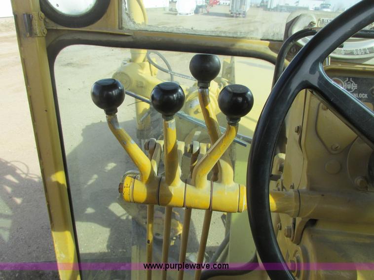 image for item A8660 1979 Caterpillar 12G motor grader