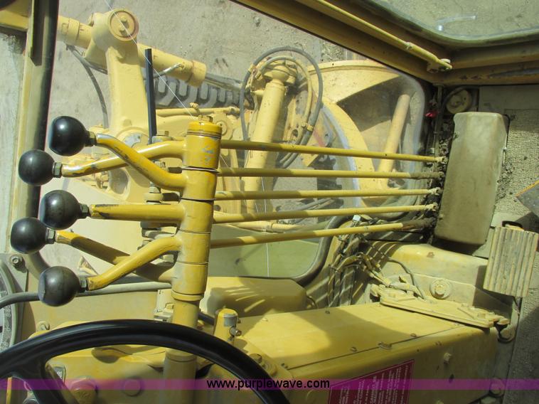 image for item A8660 1979 Caterpillar 12G motor grader