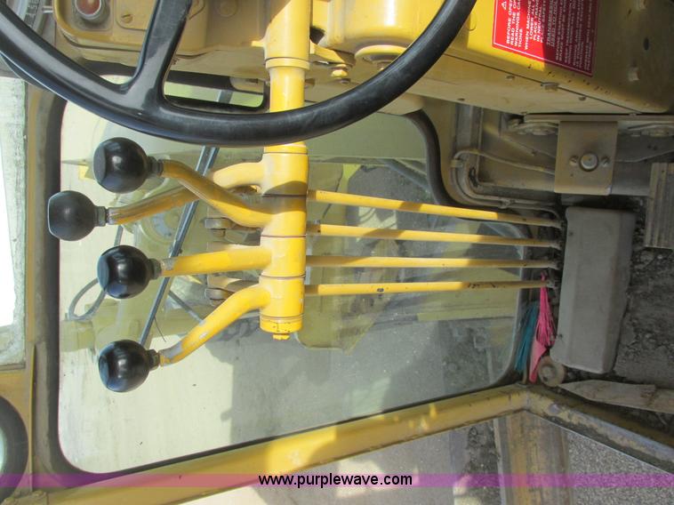 image for item A8660 1979 Caterpillar 12G motor grader