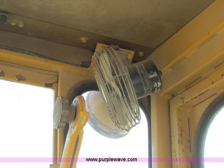 image for item A8660 1979 Caterpillar 12G motor grader