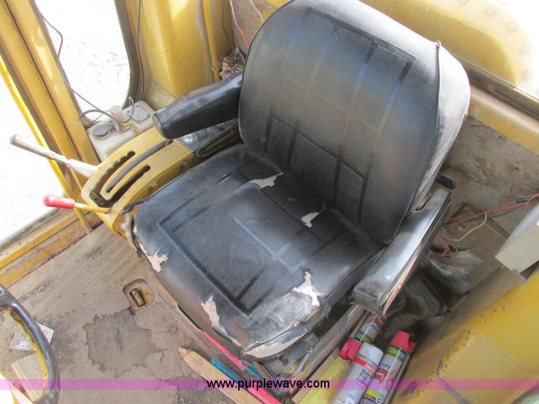 image for item A8660 1979 Caterpillar 12G motor grader
