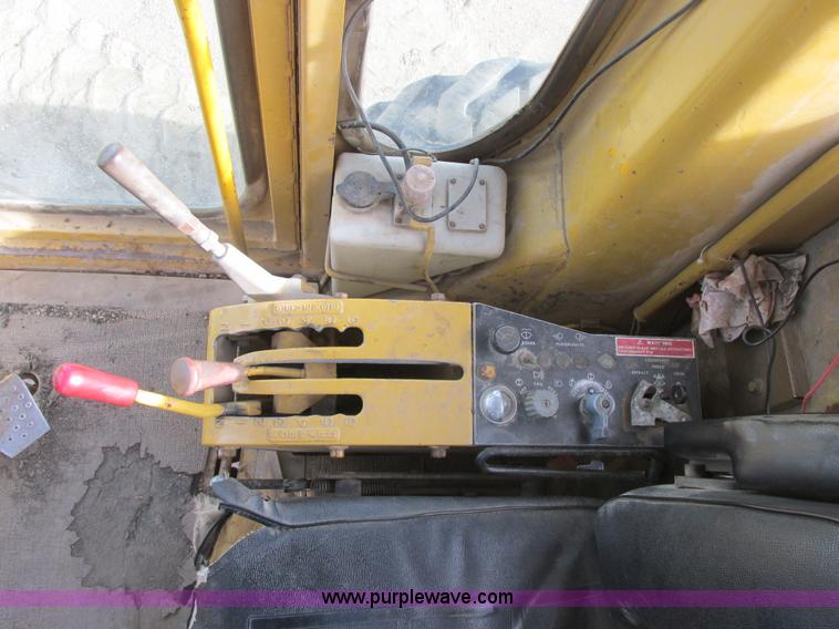 image for item A8660 1979 Caterpillar 12G motor grader