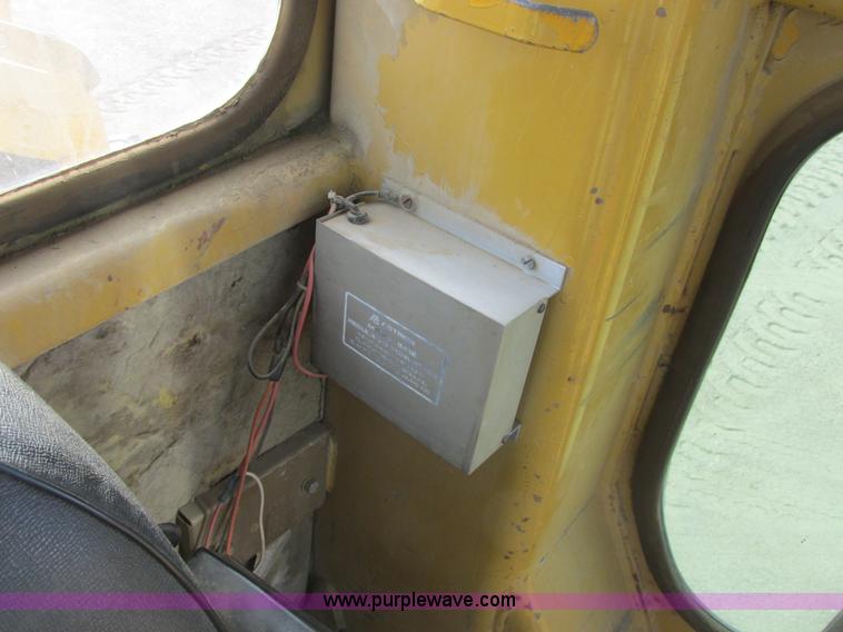 image for item A8660 1979 Caterpillar 12G motor grader