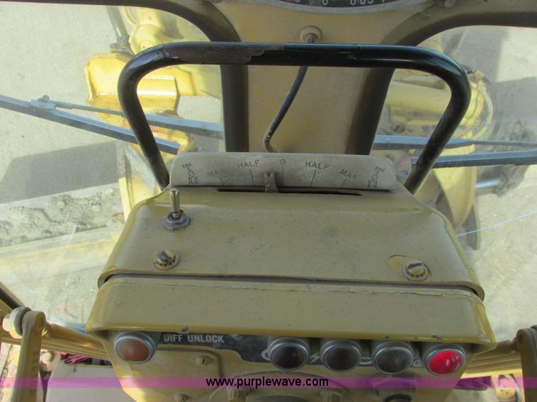 image for item A8660 1979 Caterpillar 12G motor grader