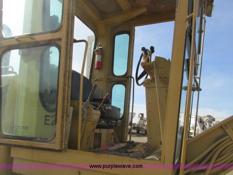 image for item A8660 1979 Caterpillar 12G motor grader