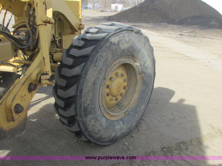 image for item A8660 1979 Caterpillar 12G motor grader