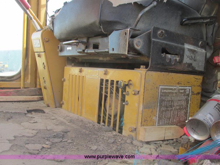 image for item A8660 1979 Caterpillar 12G motor grader