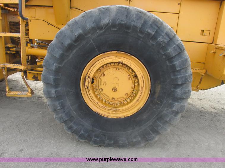image for item A8679 1988 Komatsu WA500-1 wheel loader