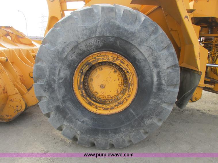 image for item A8679 1988 Komatsu WA500-1 wheel loader
