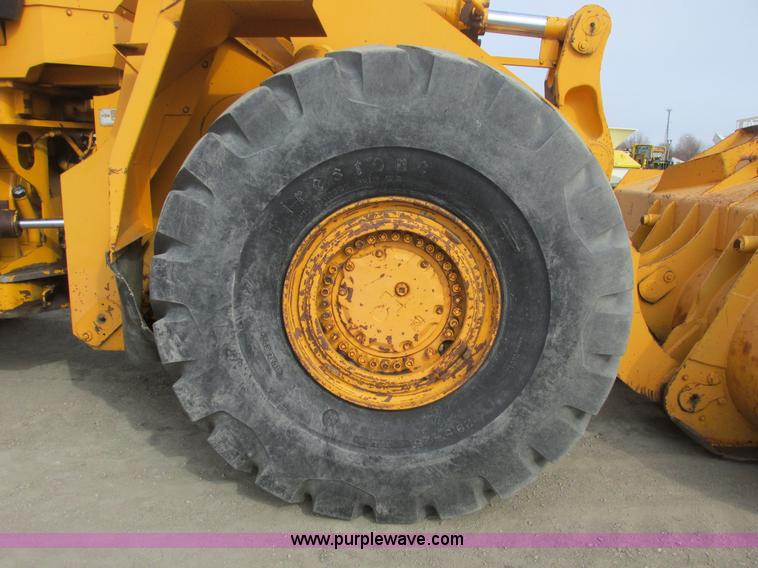 image for item A8679 1988 Komatsu WA500-1 wheel loader