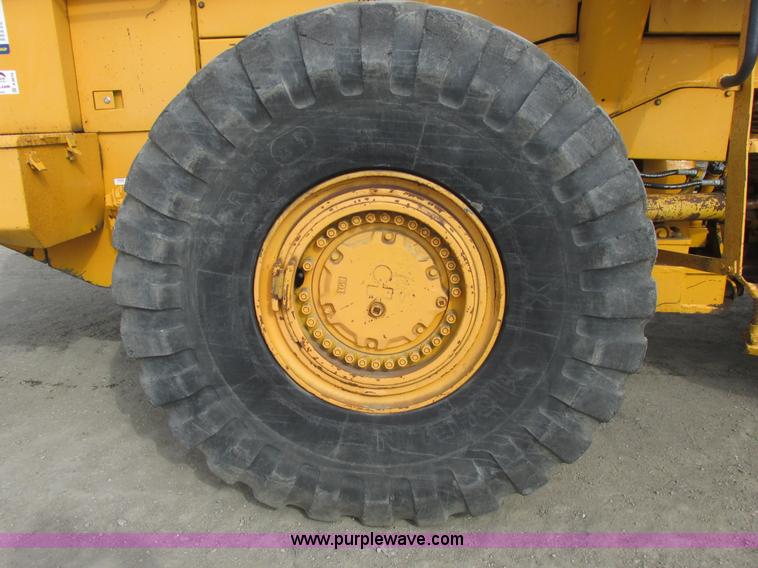 image for item A8679 1988 Komatsu WA500-1 wheel loader