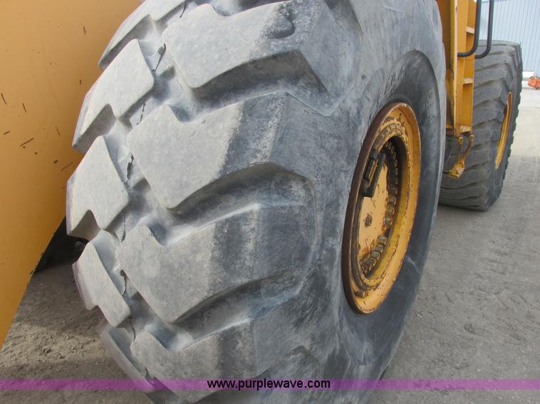 image for item A8679 1988 Komatsu WA500-1 wheel loader