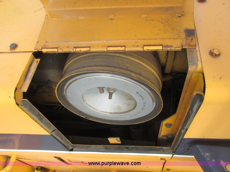 image for item A8679 1988 Komatsu WA500-1 wheel loader