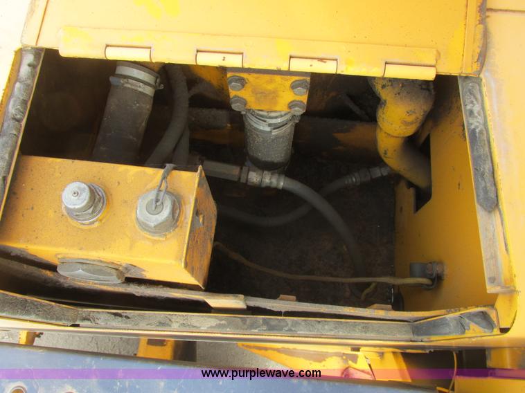 image for item A8679 1988 Komatsu WA500-1 wheel loader