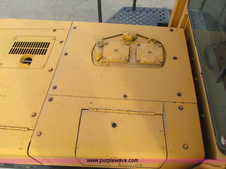 image for item A8679 1988 Komatsu WA500-1 wheel loader